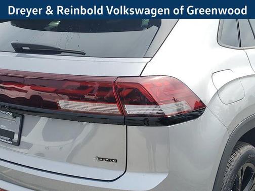 2025 Volkswagen Atlas Cross Sport 2.0T SEL R-Line Black