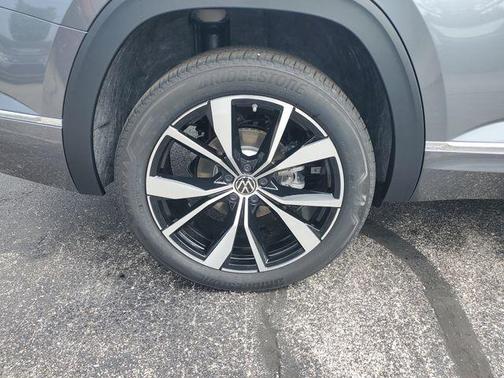 2025 Volkswagen Atlas 2.0T SEL Premium R-Line