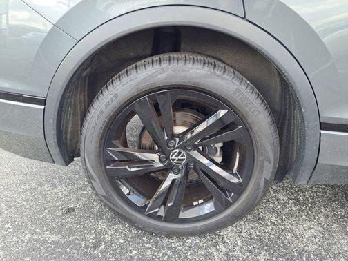2024 Volkswagen Tiguan 2.0T SE R-Line Black