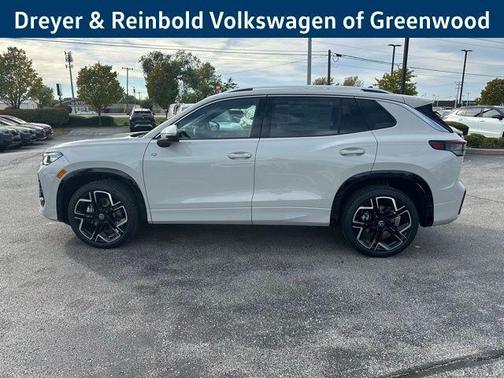 2026 Volkswagen Tiguan 2.0T SEL R-Line