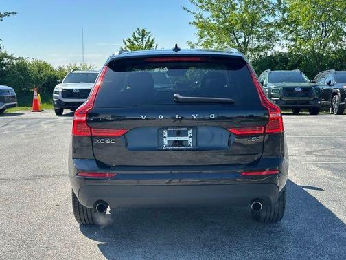 Black 2021 Volvo XC60 T5 Momentum