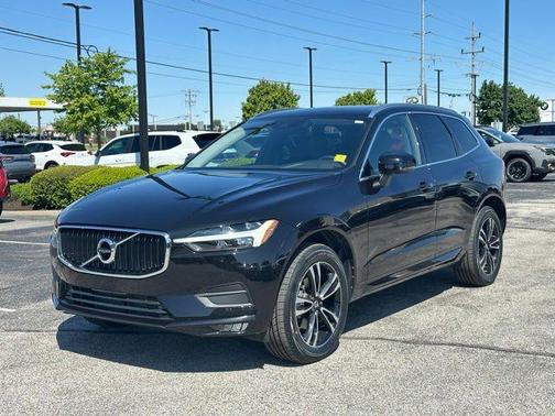 Black 2021 Volvo XC60 T5 Momentum