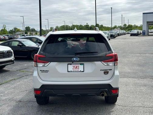 Crystal White Pearl 2022 Subaru Forester Wilderness