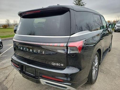 2025 INFINITI QX80 SENSORY
