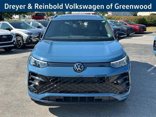 2025 Volkswagen Tiguan 2.0T SE R-Line Black