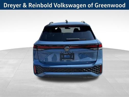 2025 Volkswagen Tiguan 2.0T SE R-Line Black