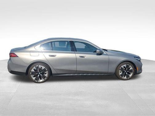 2024 BMW 530 i xDrive