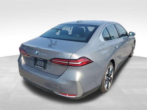 2024 BMW 530 i xDrive