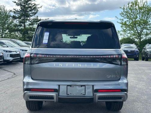 Dynamic Metal 2026 INFINITI QX80 Luxe