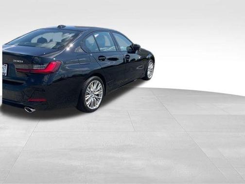 2023 BMW 330 i xDrive