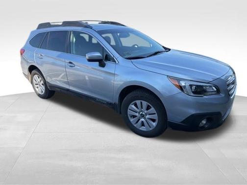 Ice Silver Metallic 2016 Subaru Outback 2.5i Premium