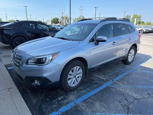 Ice Silver Metallic 2016 Subaru Outback 2.5i Premium