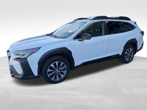 Crystal White Pearl 2024 Subaru Outback Limited