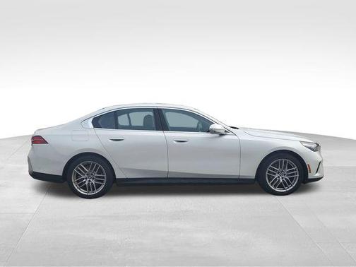 2024 BMW 530 i xDrive