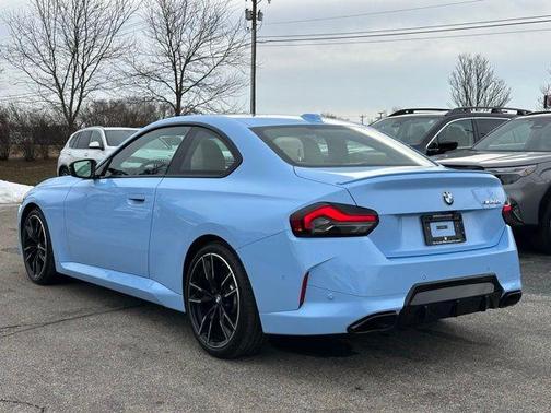 2025 BMW M240 i