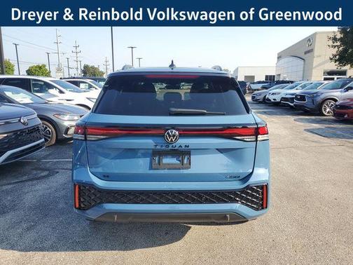 2025 Volkswagen Tiguan 2.0T SE R-Line Black