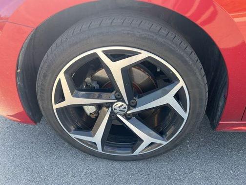 2021 Volkswagen Passat 2.0T R-Line