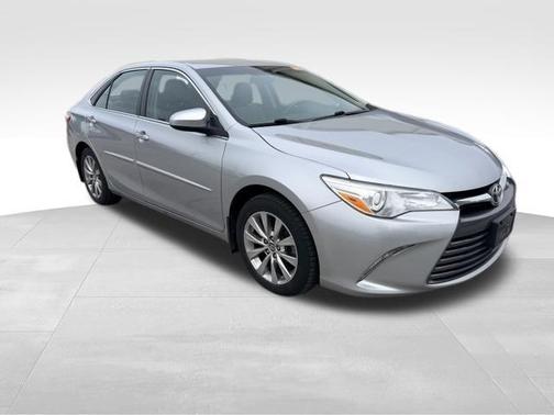 Celestial Silver Metallic 2015 Toyota Camry XLE