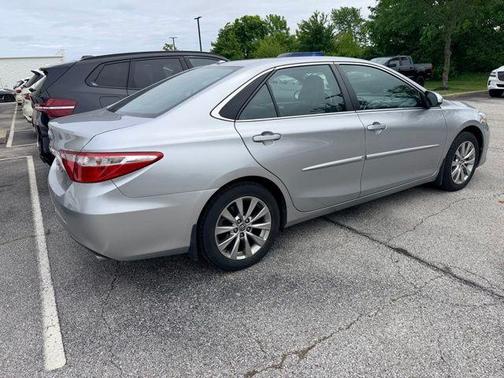 Celestial Silver Metallic 2015 Toyota Camry XLE