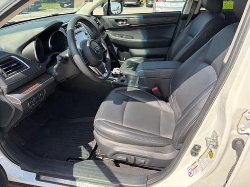 Crystal White Pearl 2019 Subaru Outback 2.5i Limited