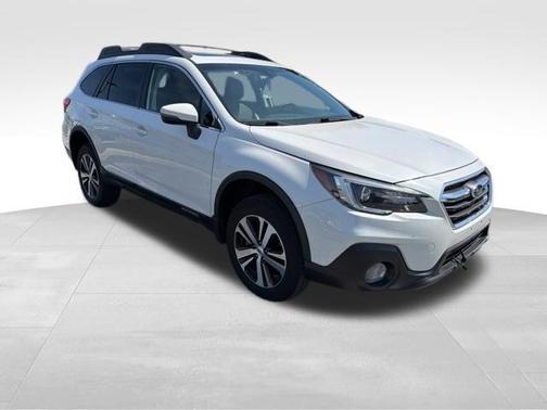 Crystal White Pearl 2019 Subaru Outback 2.5i Limited