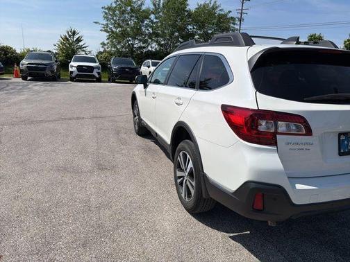 Crystal White Pearl 2019 Subaru Outback 2.5i Limited