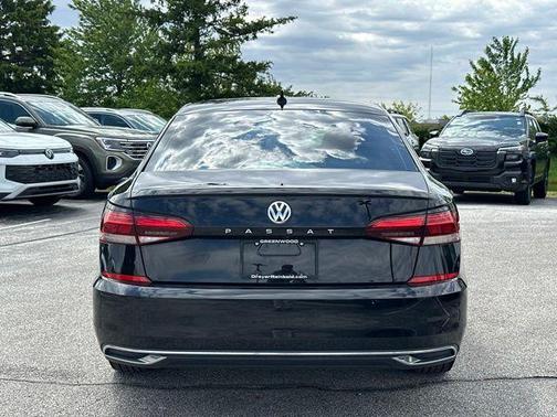 Deep Black Pearl Effect 2020 Volkswagen Passat 2.0T S