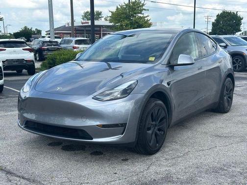 Gray 2024 Tesla Model Y Long Range