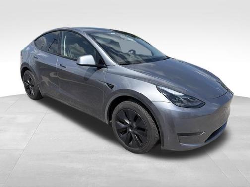 Gray 2024 Tesla Model Y Long Range