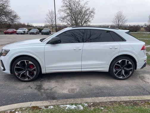 Glacier White Metallic 2024 Audi RS Q8 4.0T quattro