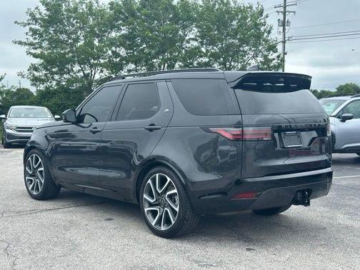 Carpathian Grey 2024 Land Rover Discovery P300 Dynamic SE