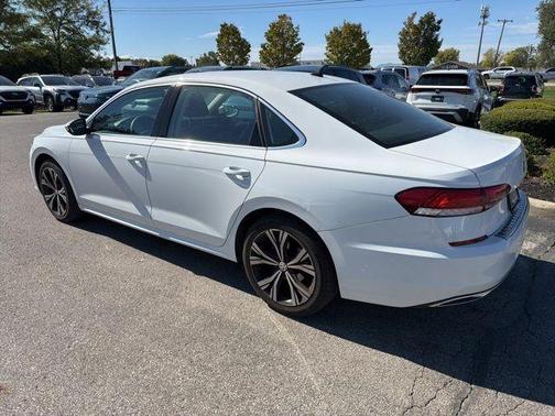 2022 Volkswagen Passat 2.0T SE