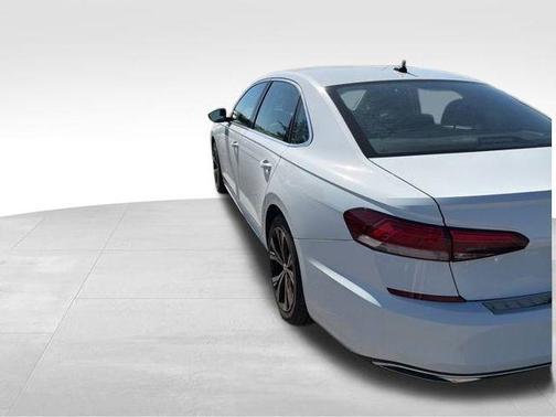 2022 Volkswagen Passat 2.0T SE
