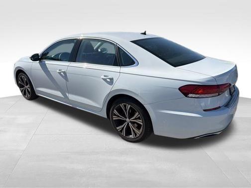 2022 Volkswagen Passat 2.0T SE