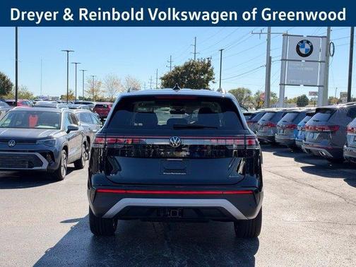 Black 2027 Volkswagen Atlas 2.0T SE w/Technology