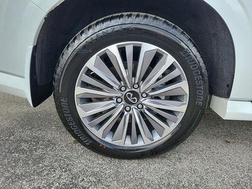 2025 INFINITI QX80 SENSORY