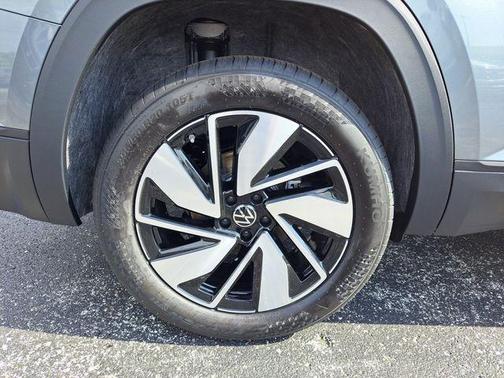 2025 Volkswagen Atlas 2.0T SE