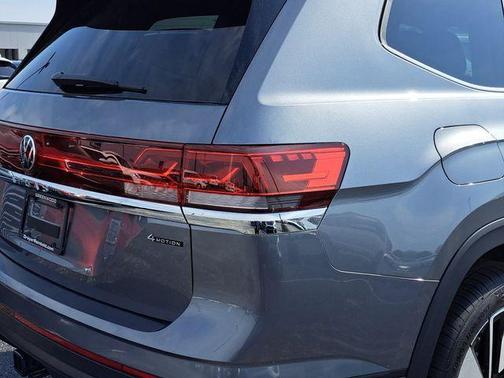 2025 Volkswagen Atlas 2.0T SE
