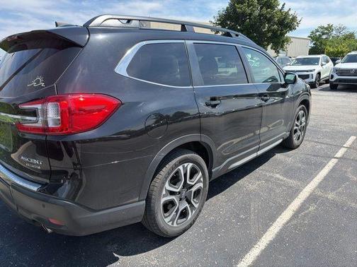 Crystal Black Silica 2023 Subaru Ascent Limited 7-Passenger
