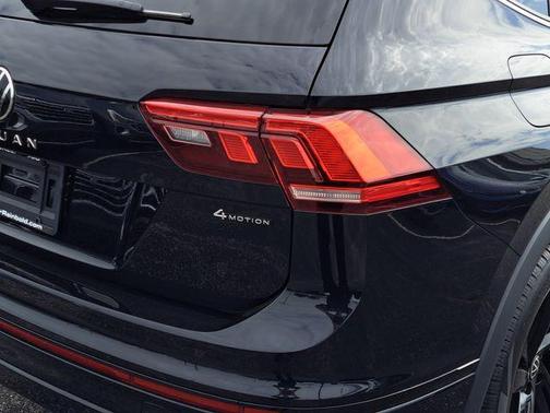 2024 Volkswagen Tiguan 2.0T SE R-Line Black
