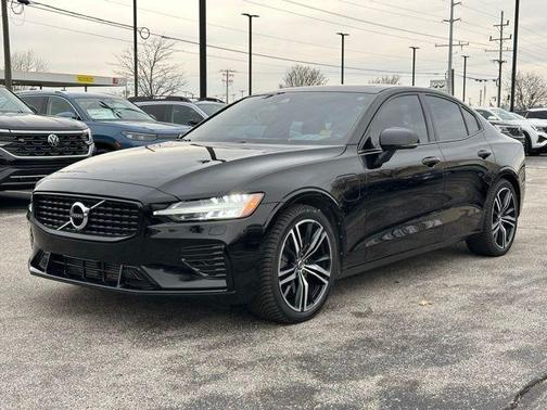 2022 Volvo S60 Recharge Plug-In Hybrid T8 R-Design Expression Extended Range