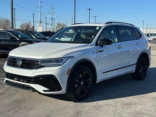 2024 Volkswagen Tiguan 2.0T SE R-Line Black