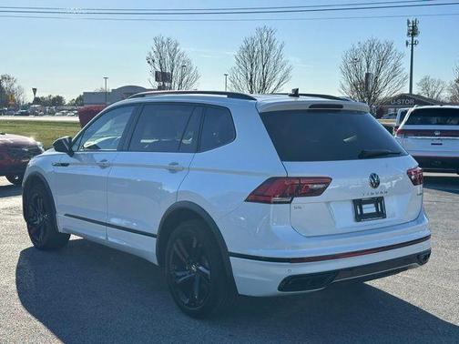 2024 Volkswagen Tiguan 2.0T SE R-Line Black