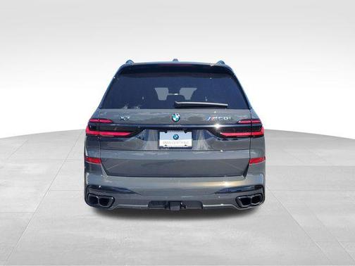 2024 BMW X7 M60i