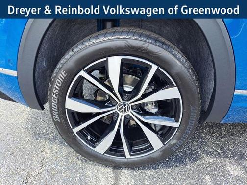 2025 Volkswagen Atlas Cross Sport 2.0T SEL Premium R-Line