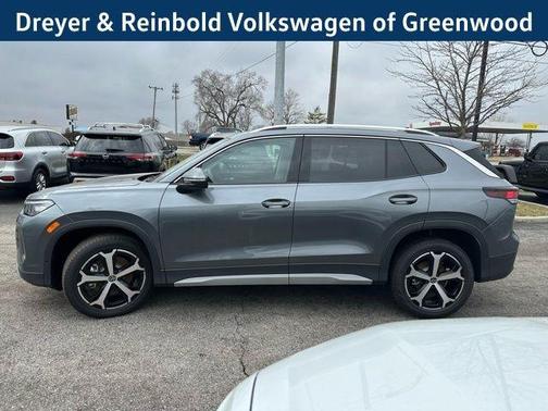 Platinum Gray Metallic 2026 Volkswagen Tiguan 2.0T SE