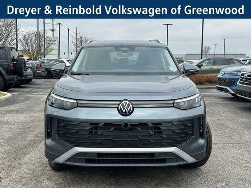 Platinum Gray Metallic 2026 Volkswagen Tiguan 2.0T SE