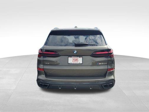 2025 BMW X5 M60i