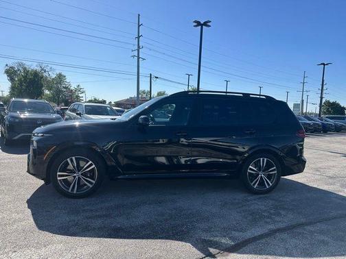 Black Sapphire Metallic 2025 BMW X7 M60i