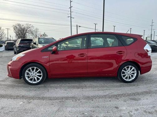 2014 Toyota Prius v Five